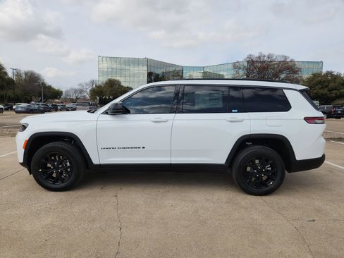 New 2026 Jeep Grand Cherokee L 2WD image 3