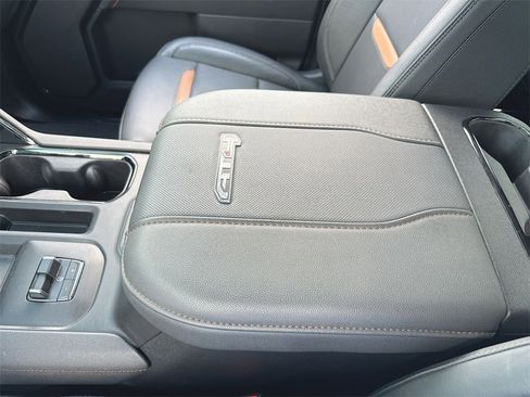 Used 2024 GMC Sierra 2500 AT4 w/ AT4 Preferred Package image 21