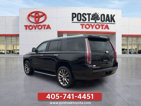 Used 2020 Cadillac Escalade Luxury w/ Escalade Sport Edition AWD/4WD image 5