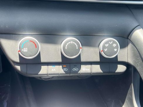 Used 2025 Hyundai Elantra SE w/ Cargo Package FWD image 29