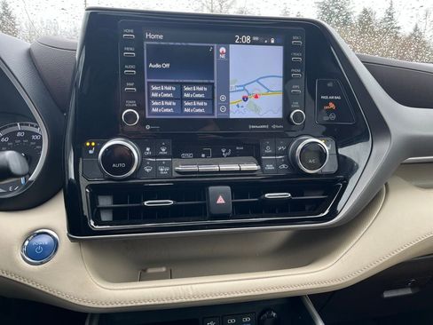 Used 2022 Toyota Highlander XLE image 22