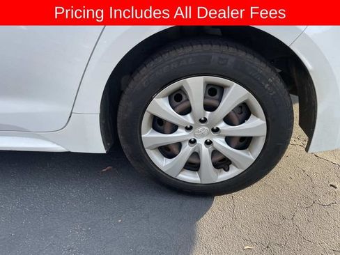 Used 2020 Toyota Corolla LE FWD image 3