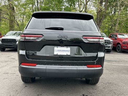 New 2026 Jeep Grand Cherokee L Limited w/ Limited Altitude Package AWD/4WD image 15