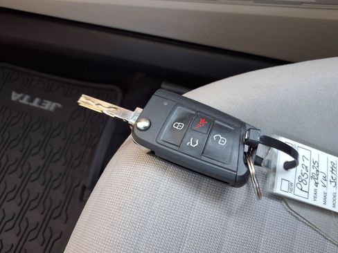 Used 2025 Volkswagen Jetta S FWD image 13