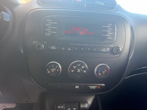 Used 2014 Kia Soul + FWD image 14