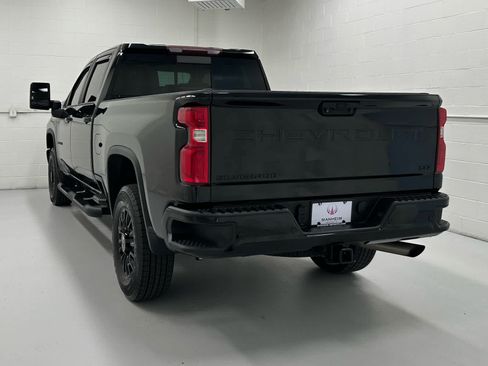 Used 2022 Chevrolet Silverado 2500 LTZ w/ LTZ Plus Package AWD/4WD image 8