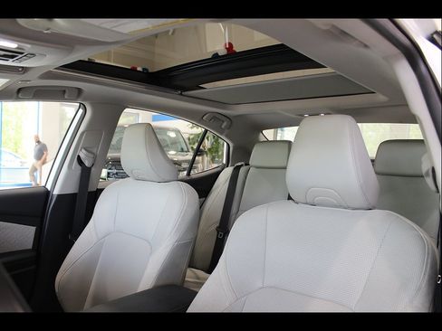 Used 2025 Toyota Camry XLE AWD/4WD image 14