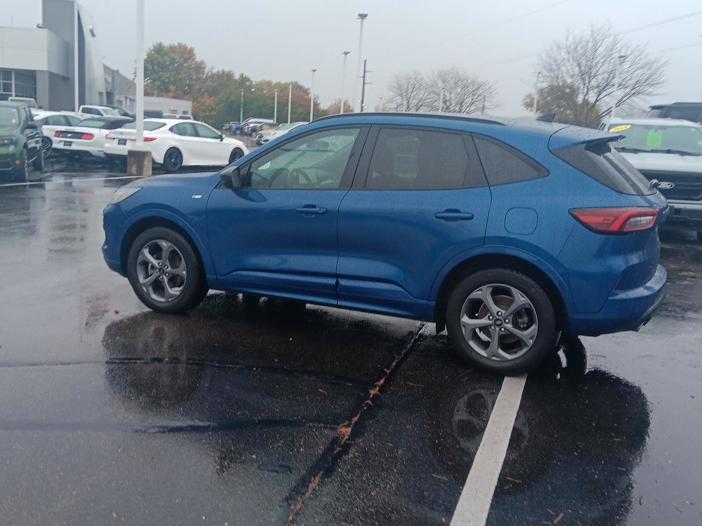 Used 2023 Ford Escape ST-Line w/ Tech Pack #1 AWD/4WD image 7