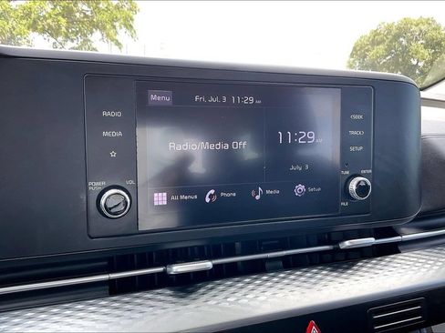 Used 2023 Kia Carnival LX FWD image 24