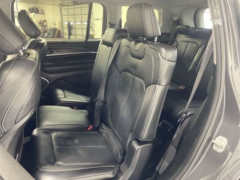 Used 2022 Jeep Grand Cherokee L Limited w/ Luxury Tech Group II image 23