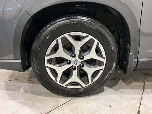 Used 2021 Subaru Forester Premium AWD/4WD image 5