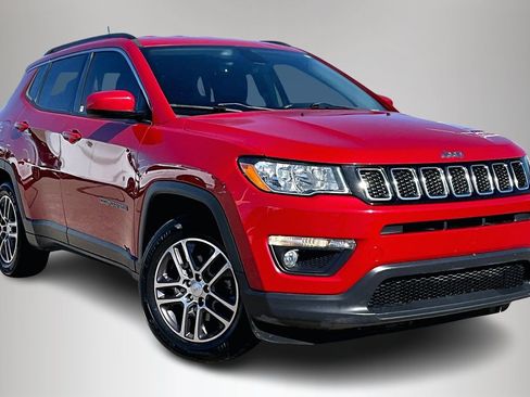 Used 2017 Jeep Compass Latitude w/ Popular Equipment Group image 1