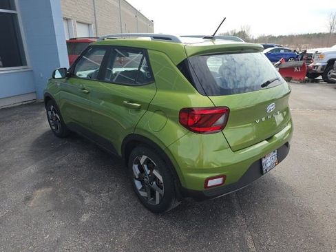Certified 2023 Hyundai Venue SEL image 3