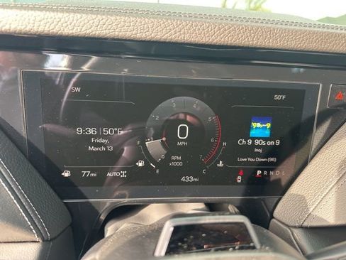 Used 2025 GMC Yukon Denali w/ Denali Reserve Package AWD/4WD image 17