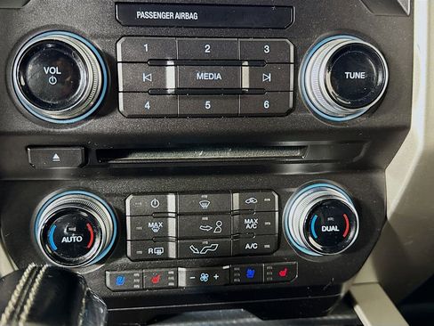 Used 2018 Ford F150 Lariat w/ Equipment Group 502A Luxury image 19