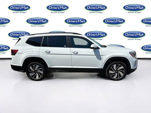 Used 2025 Volkswagen Atlas SE image 8