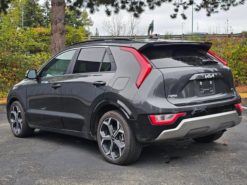 Used 2023 Kia Niro EX Touring FWD image 5