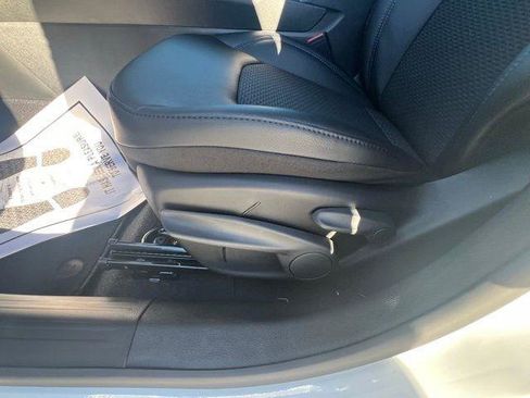 New 2026 Jeep Compass Latitude image 12