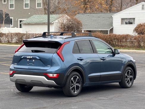Used 2024 Kia Niro EX image 5