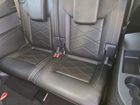 New 2026 Volkswagen Atlas SE image 18