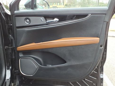 Certified 2023 Lincoln Nautilus Reserve w/ Equipment Group 201A image 11