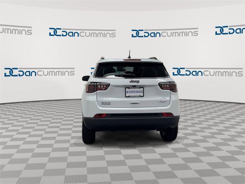 New 2026 Jeep Compass Latitude image 7