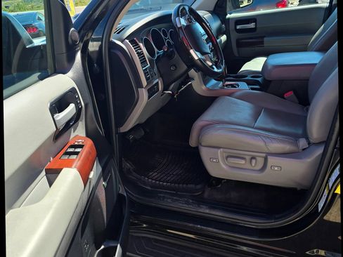 Used 2014 Toyota Sequoia Platinum AWD/4WD image 5