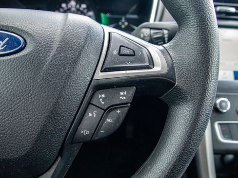 Used 2020 Ford Fusion SE FWD image 23