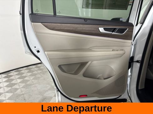 Used 2024 Volkswagen Atlas SEL Premium R-Line AWD/4WD image 23