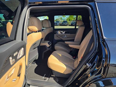 New 2026 Mercedes-Benz GLS 450 4MATIC image 18