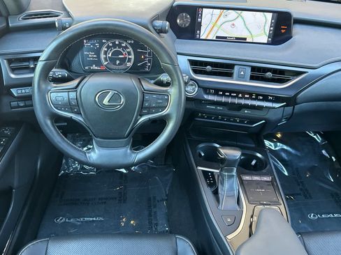 Used 2019 Lexus UX 200 w/ Premium Package image 15