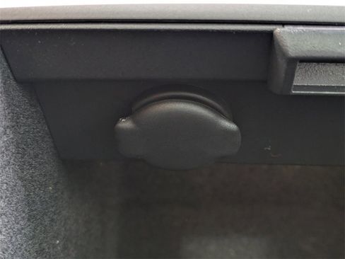 Used 2024 Tesla Model Y Long Range image 34