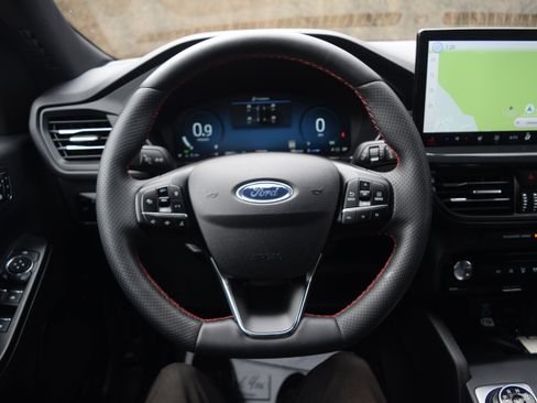 Used 2023 Ford Escape ST-Line Select w/ Tech Pack #2 image 4