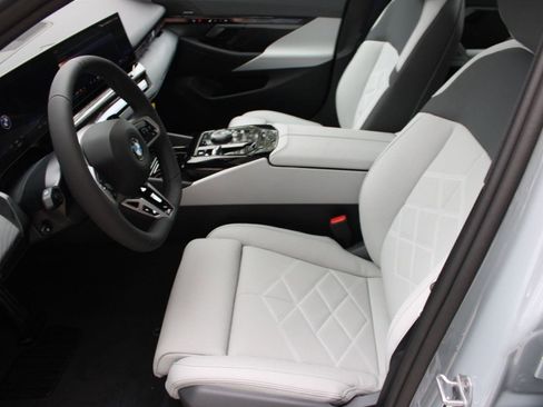 New 2026 BMW 530i w/ M Sport Package image 5