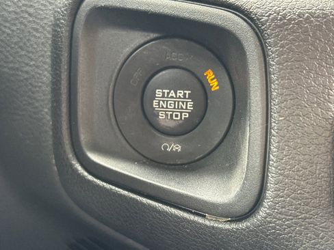 Used 2024 Jeep Wrangler Unlimited w/ Convenience Group AWD/4WD image 21