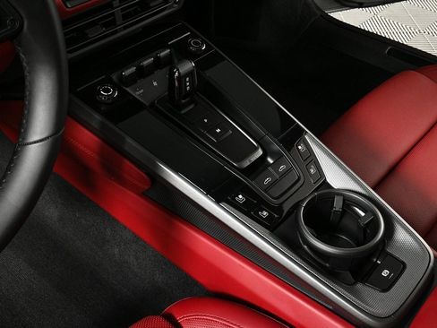 Certified 2024 Porsche 911 Targa 4S image 20