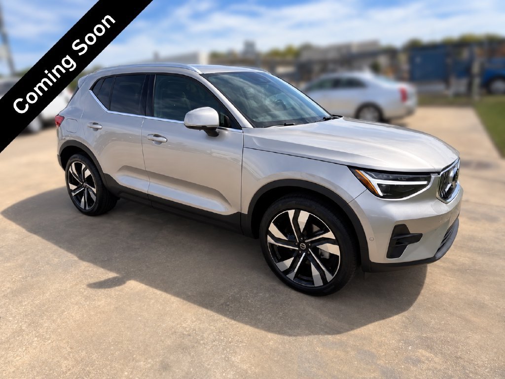 Certified 2024 Volvo XC40 B5 Ultimate AWD/4WD image 1