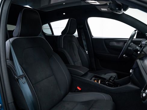 Used 2023 Volvo C40 P8 Recharge Ultimate image 23