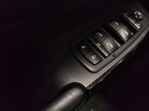 Used 2021 Jeep Cherokee Latitude Plus image 27