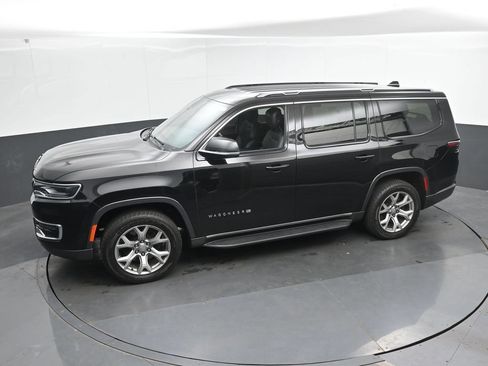 Used 2022 Jeep Wagoneer Series II AWD/4WD image 36