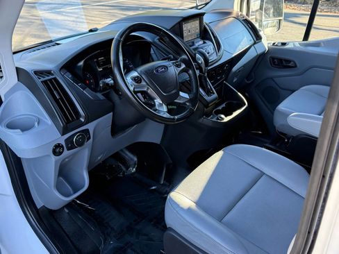 Used 2018 Ford Transit 250 148 Medium Roof image 12