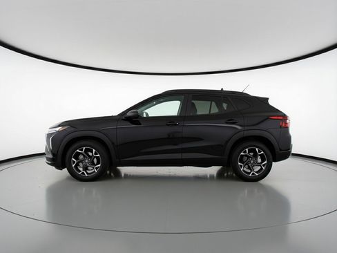 Used 2025 Chevrolet Trax LT image 5