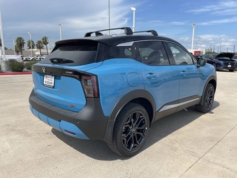 New 2025 Nissan Kicks SR image 3