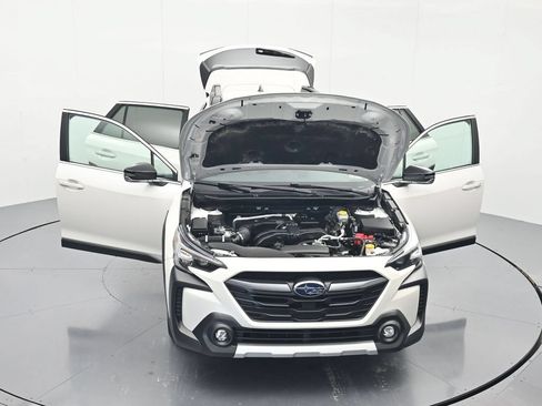 Used 2025 Subaru Outback Limited AWD/4WD image 44