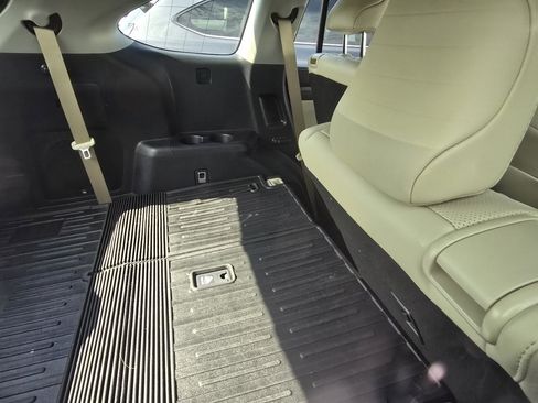 Used 2024 Toyota Highlander Limited AWD/4WD image 13