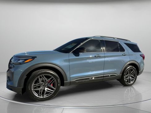 New 2026 Ford Explorer ST w/ Sun And Sound Package image 13