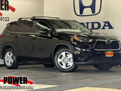 Used 2023 Toyota Highlander LE