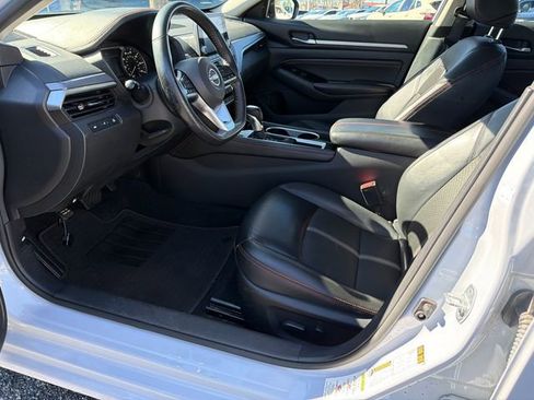 Used 2023 Nissan Altima 2.5 SR image 9