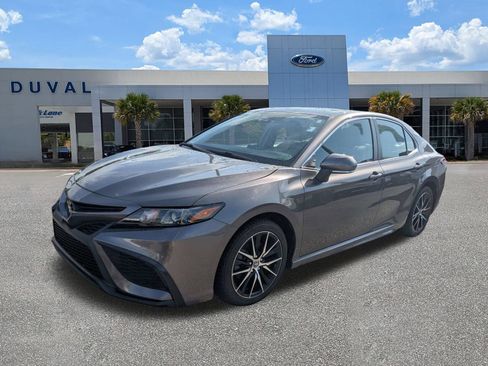 Used 2024 Toyota Camry SE w/ Convenience Package FWD image 8