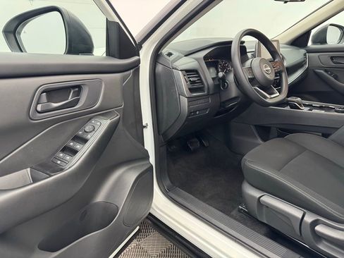 Used 2024 Nissan Rogue S image 13